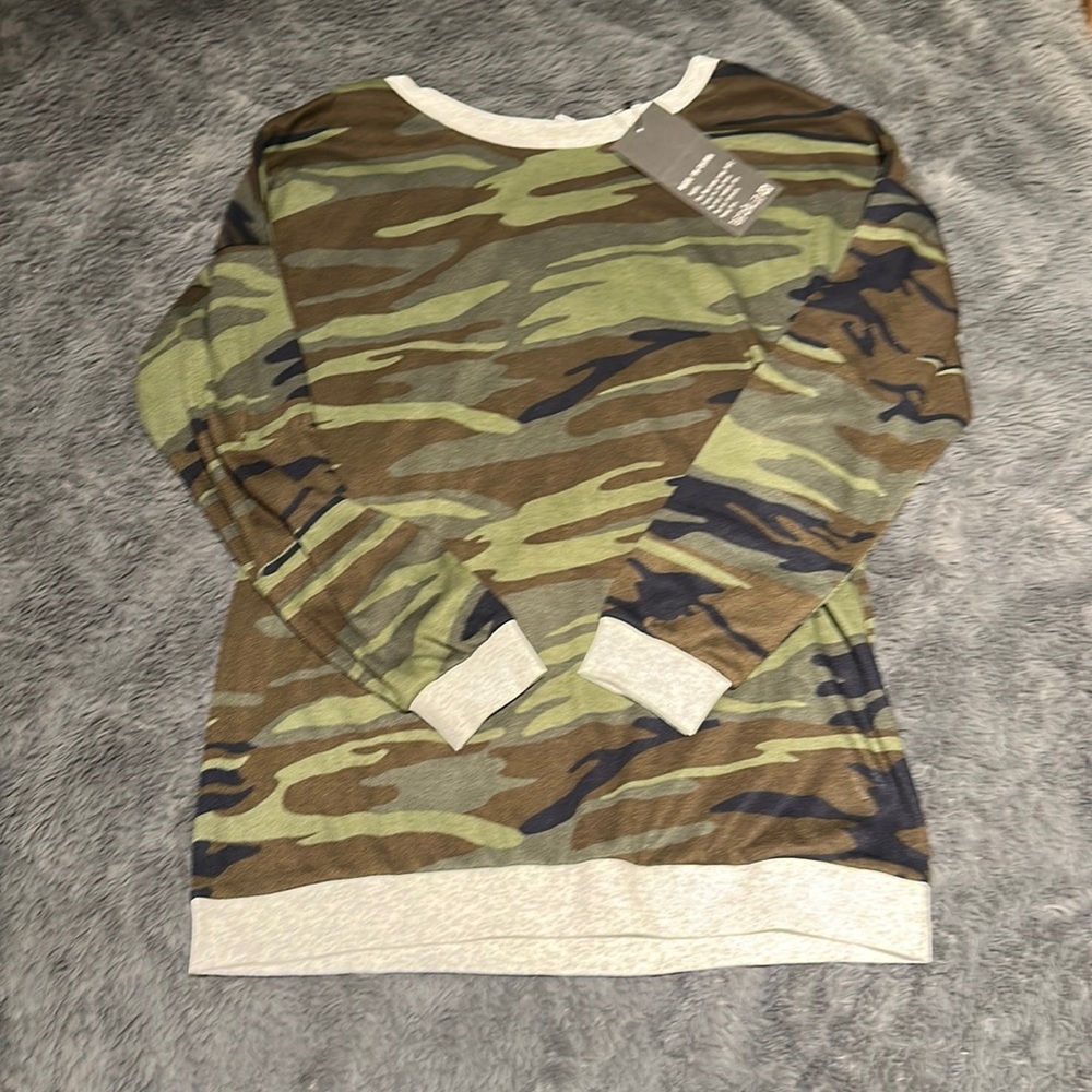 jinkesi women’s small camo long sleeve NWT